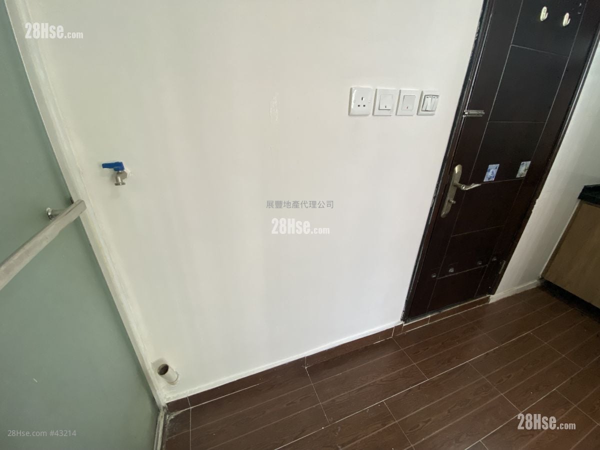 324 Un Chau Street Rental 2 Bedrooms , 1 Bathroom 250 ft²