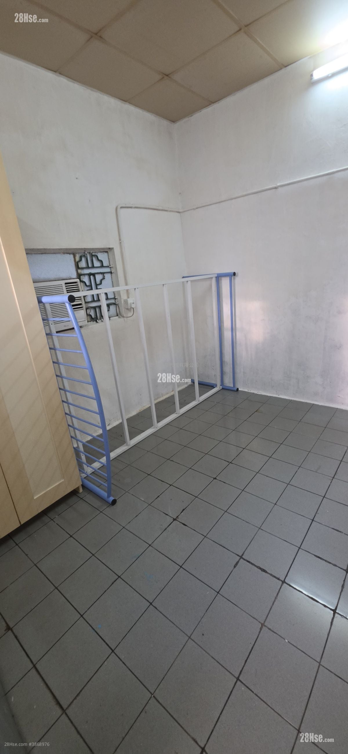 Village Rental Studio , 1 Bathroom 250 ft²