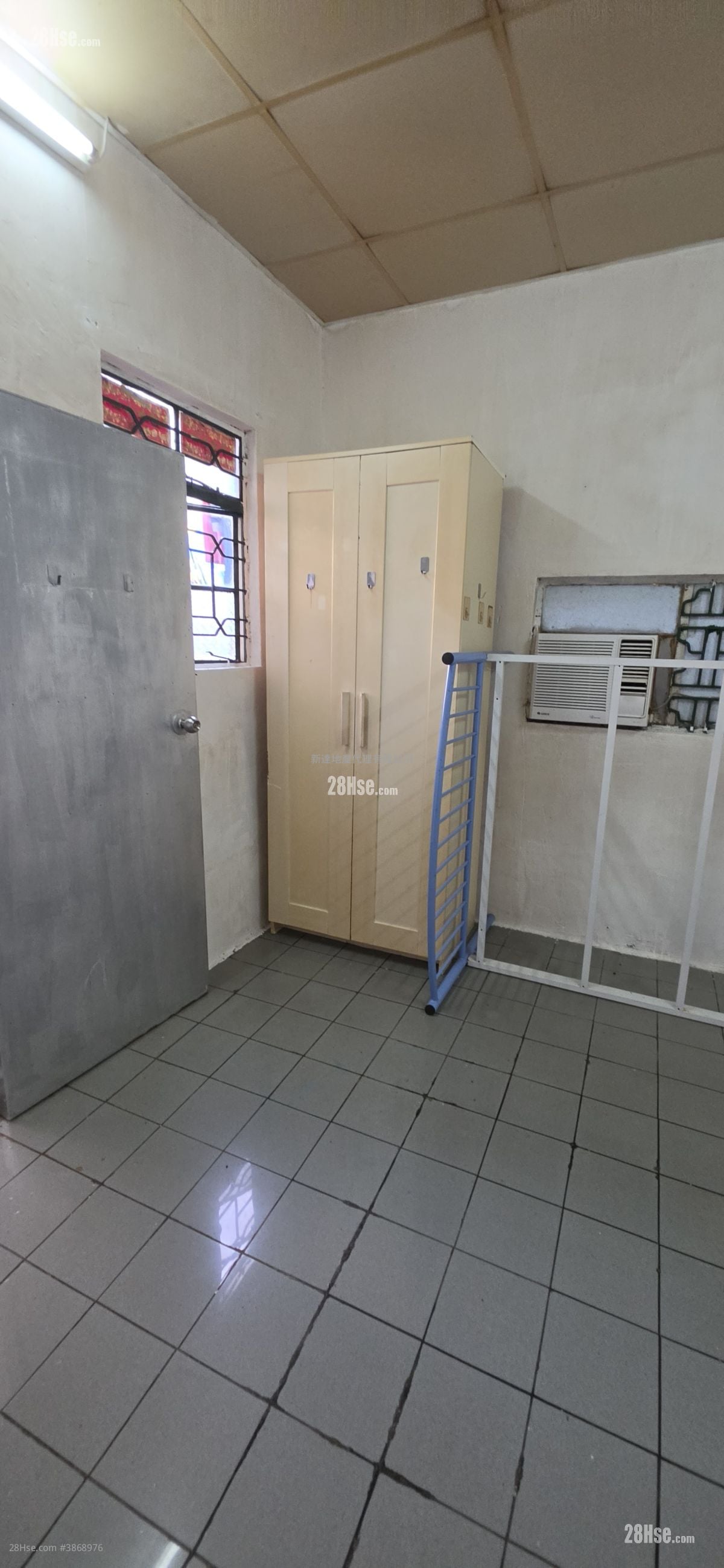 Village Rental Studio , 1 Bathroom 250 ft²