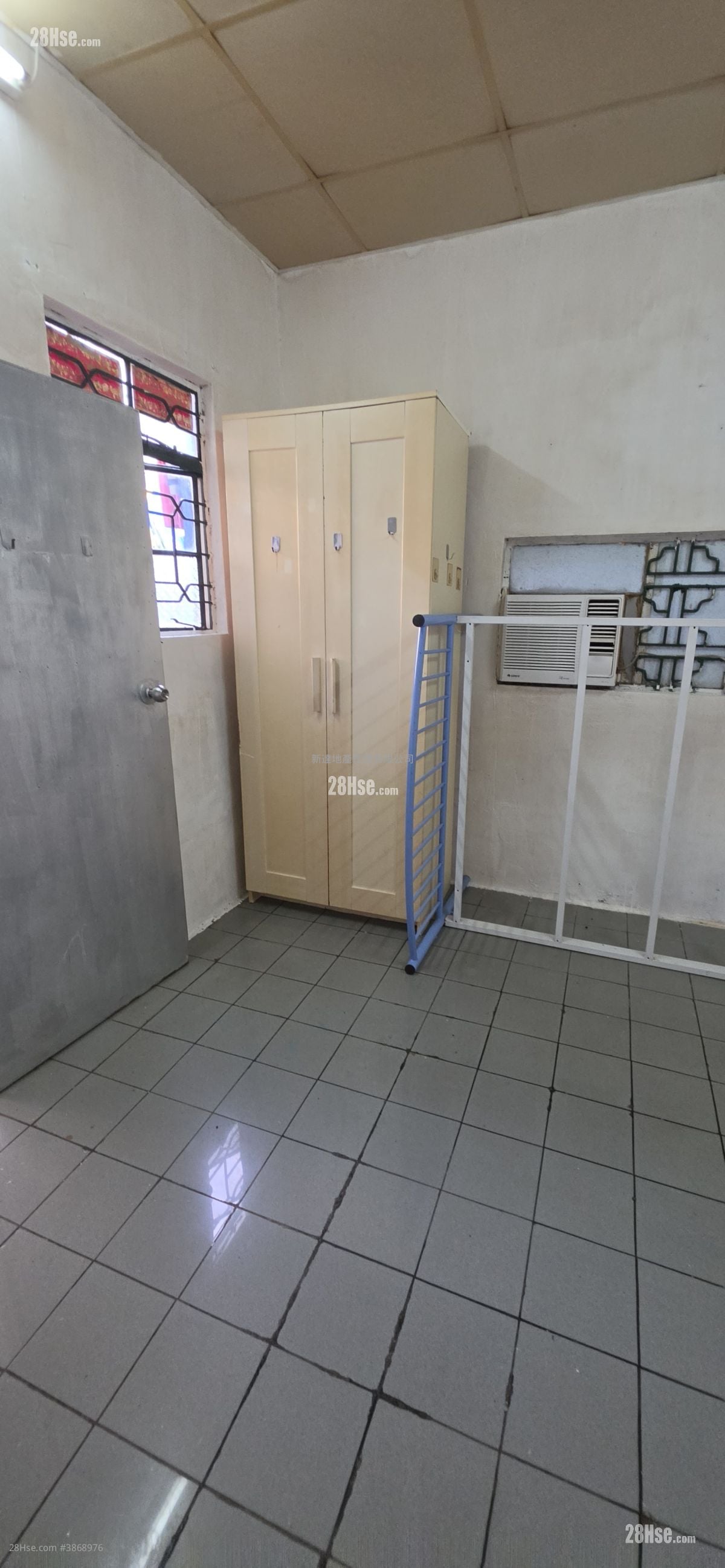 Village Rental Studio , 1 Bathroom 250 ft²