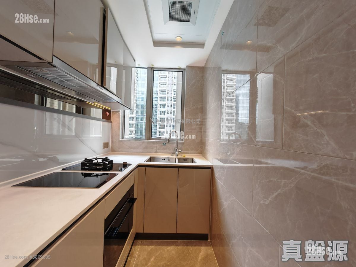 Grand Mayfair  Sell 3 Bedrooms , 3 Bathrooms 767 ft²