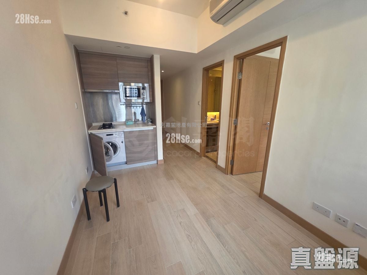 Victoria Skye Rental 344 ft²