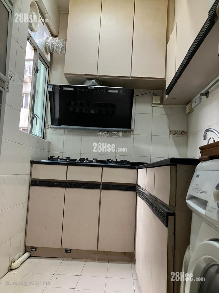 Skyview Cliff Sell 3 Bedrooms , 2 Bathrooms 805 ft²
