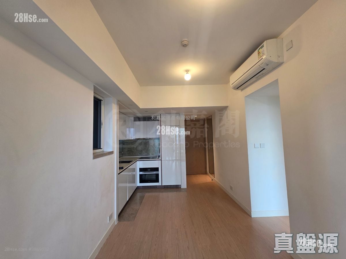 Monaco Rental 445 ft²