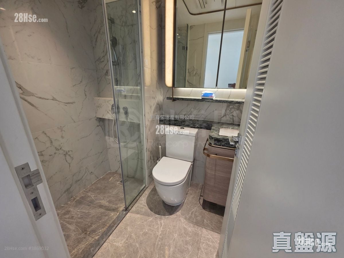 Monaco Rental 445 ft²