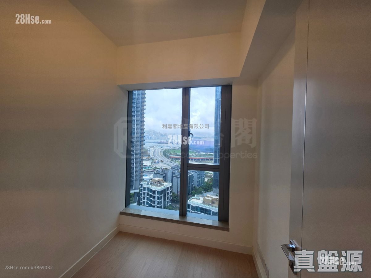 Monaco Rental 445 ft²