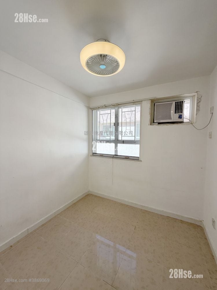 Village Rental 3 Bedrooms , 1 Bathroom 630 ft²