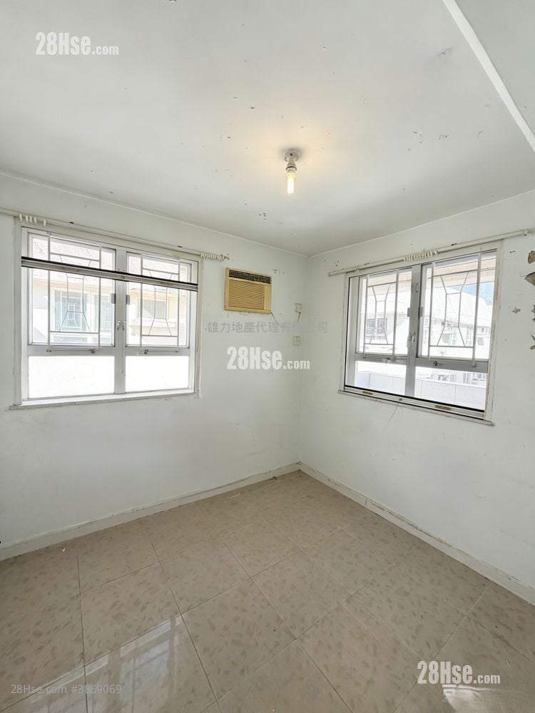 Village Rental 3 Bedrooms , 1 Bathroom 630 ft²