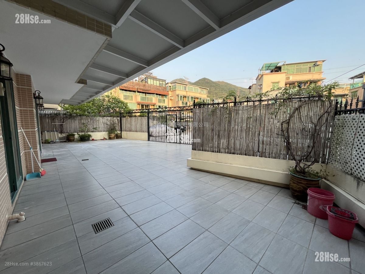 Village Rental 3 Bedrooms , 1 Bathroom 630 ft²