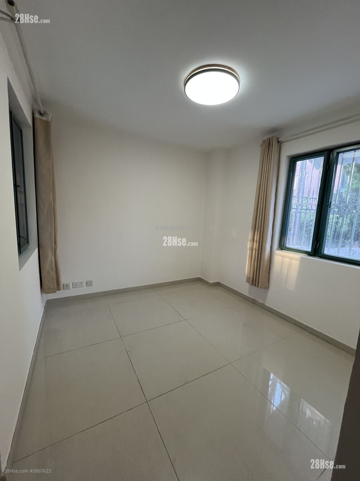 Village Rental 3 Bedrooms , 1 Bathroom 630 ft²