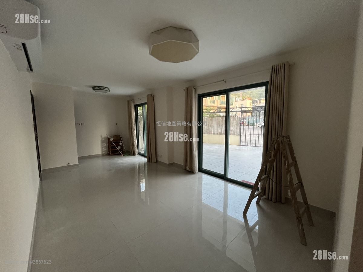 Village Rental 3 Bedrooms , 1 Bathroom 630 ft²