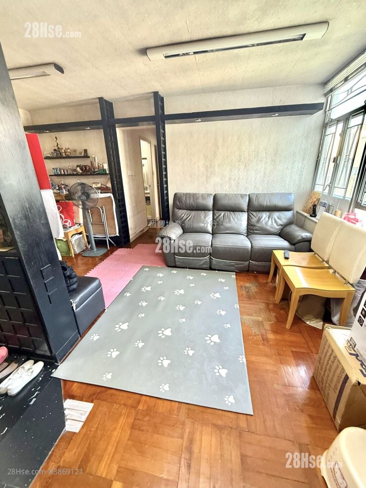 新翠花園 售盤 3 房 , 2 浴室 610 平方呎