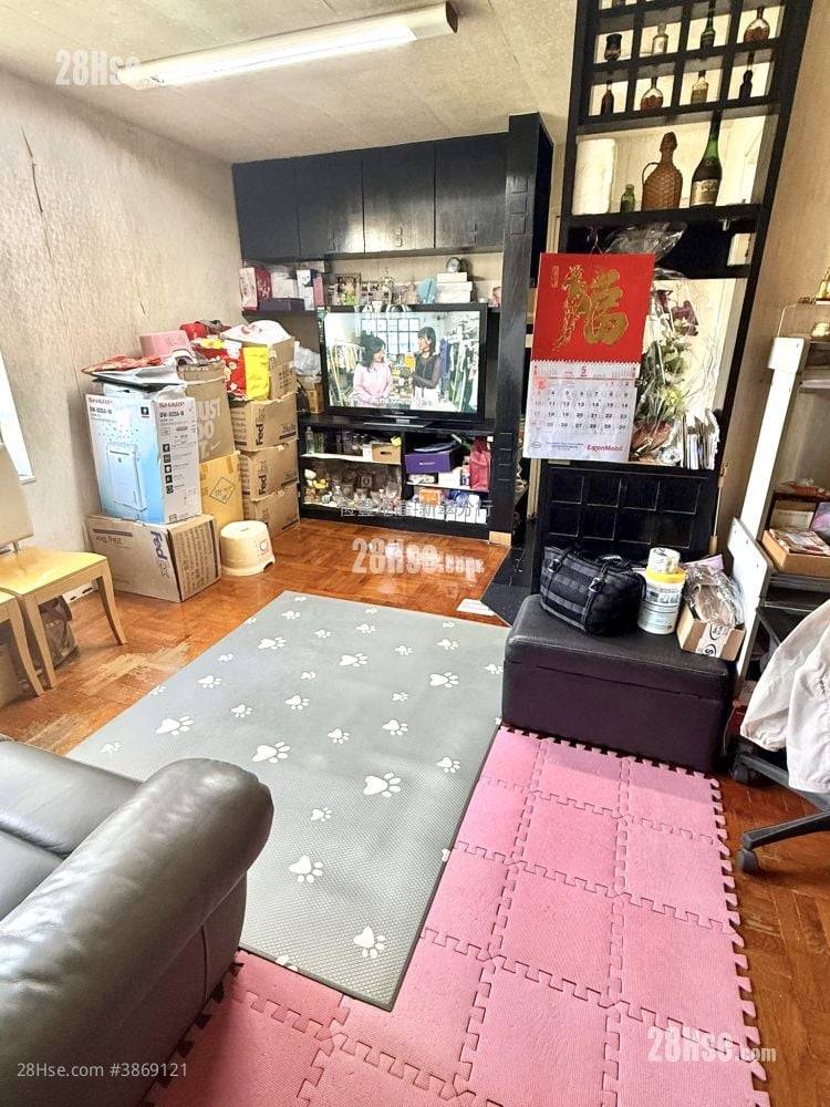 新翠花園 售盤 3 房 , 2 浴室 610 平方呎