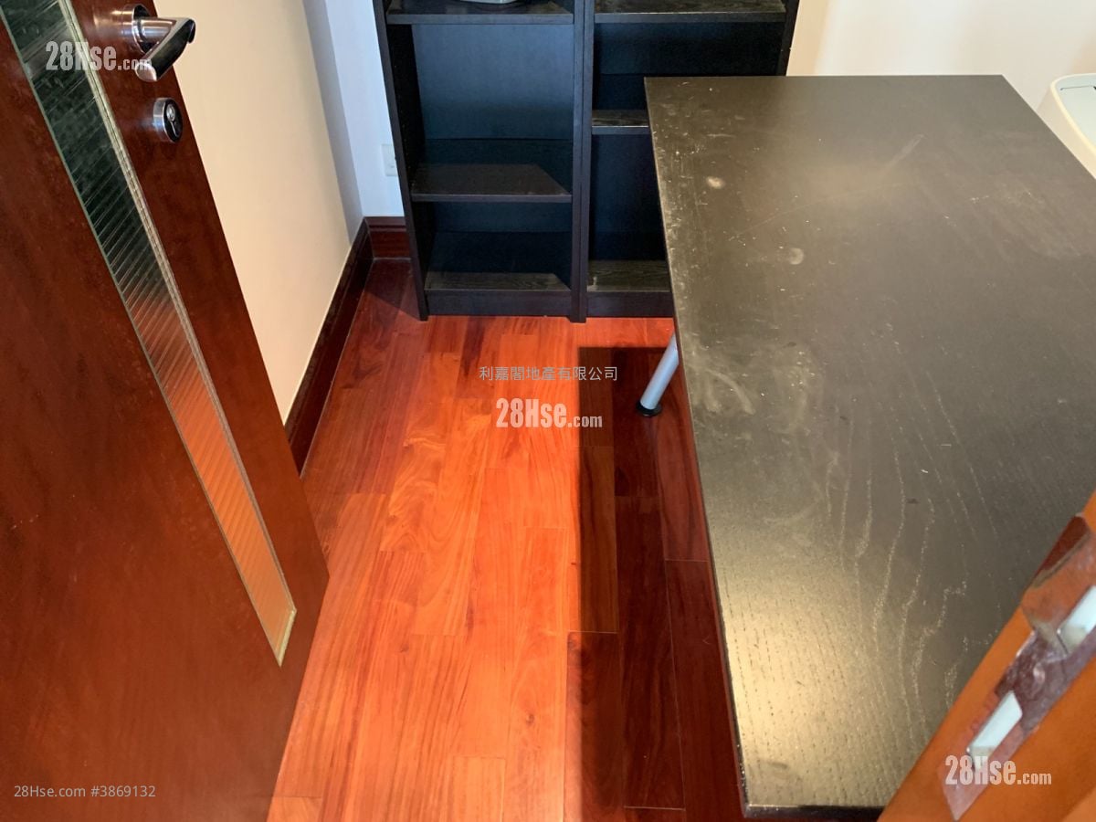The Harbourside Rental 2 Bedrooms , 2 Bathrooms 743 ft²