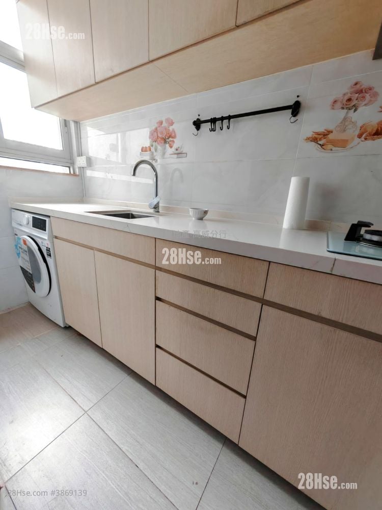 King Tsui Court Rental 2 Bedrooms , 1 Bathroom 385 ft²