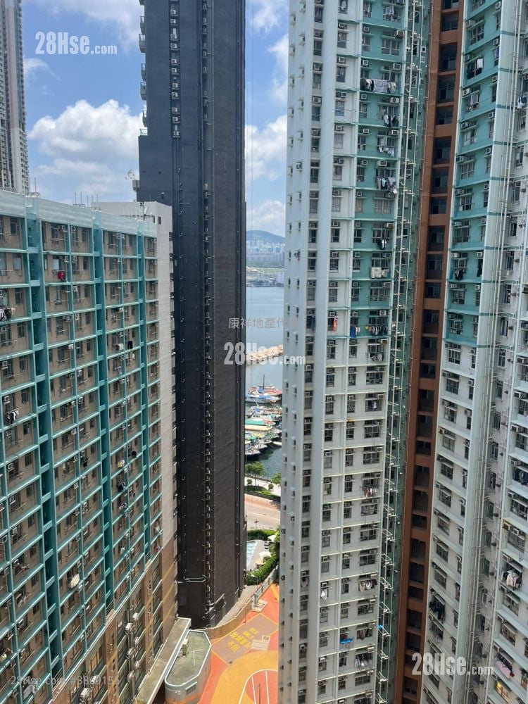 Tung Tao Court Sell 3 Bedrooms , 1 Bathroom 554 ft²