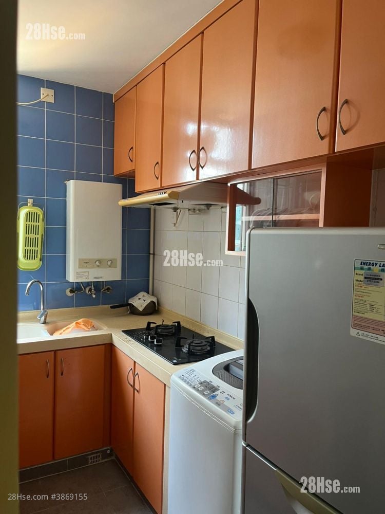 Tung Tao Court Sell 3 Bedrooms , 1 Bathroom 554 ft²