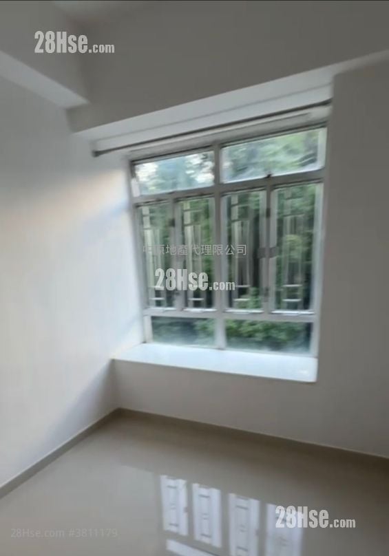 Kam Fung Garden Sell 2 Bedrooms , 1 Bathroom 339 ft²