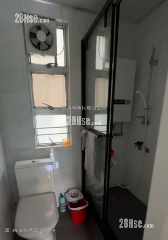 Kam Fung Garden Sell 2 Bedrooms , 1 Bathroom 339 ft²