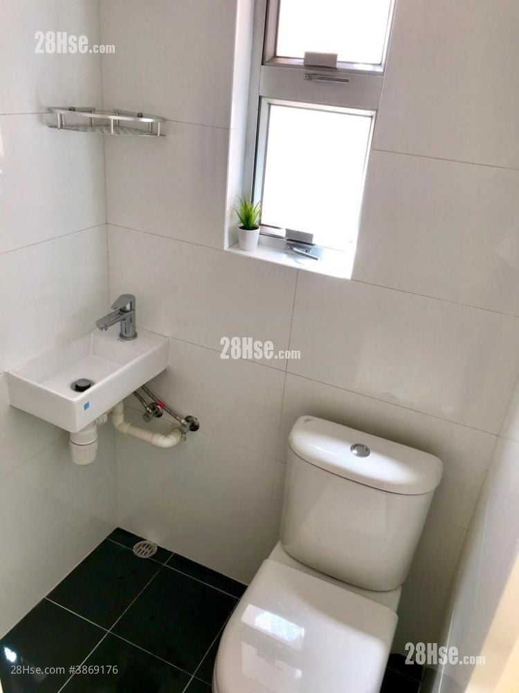Kin Yip Building Rental 2 Bedrooms , 1 Bathroom 257 ft²