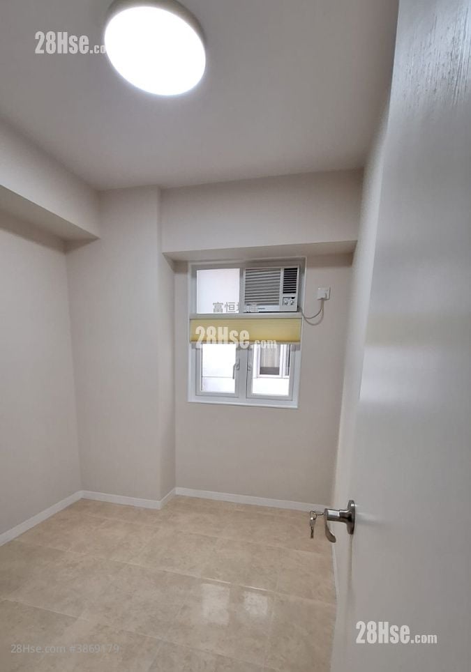 Whampoa Estate Sell 2 Bedrooms , 1 Bathroom 401 ft²