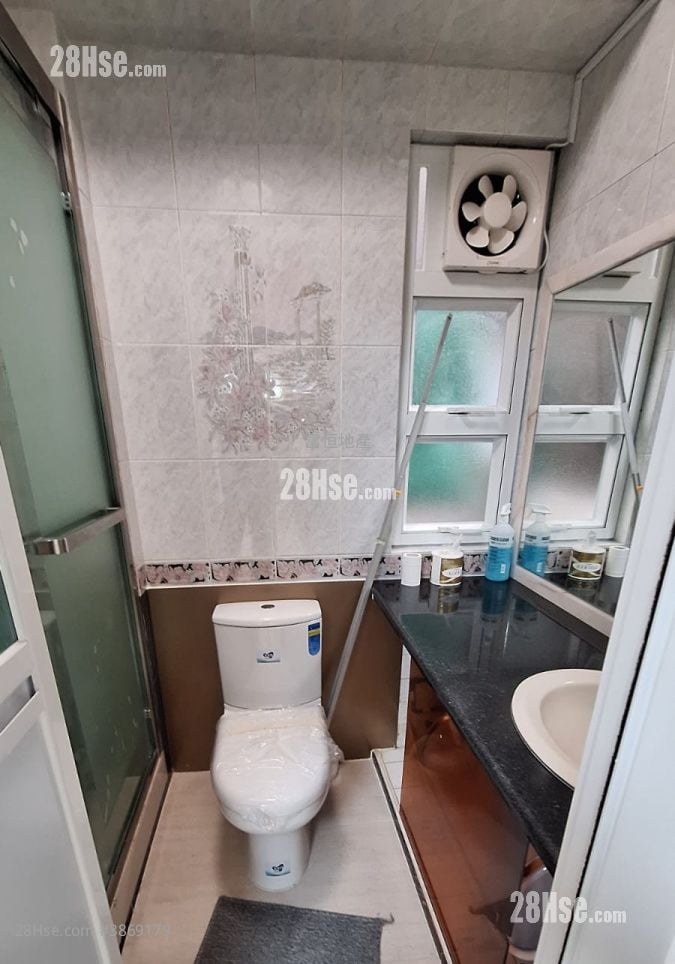 Whampoa Estate Sell 2 Bedrooms , 1 Bathroom 401 ft²