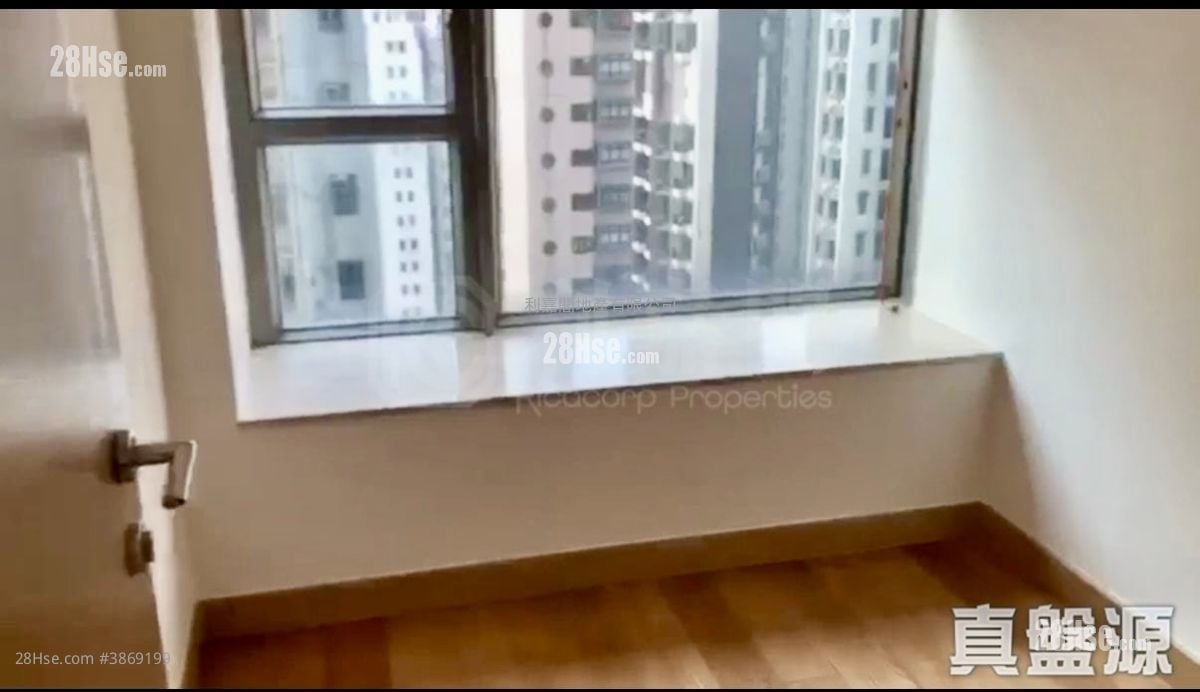 Island Crest Sell 2 Bedrooms , 1 Bathroom 555 ft²