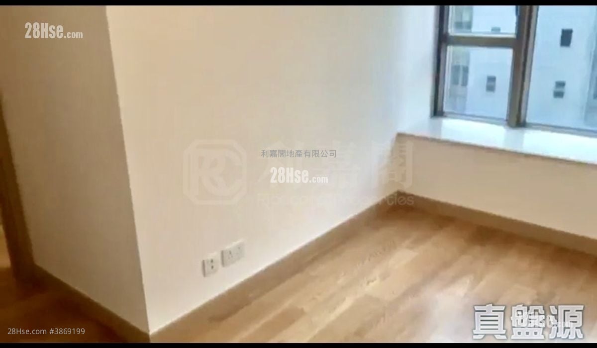 Island Crest Sell 2 Bedrooms , 1 Bathroom 555 ft²