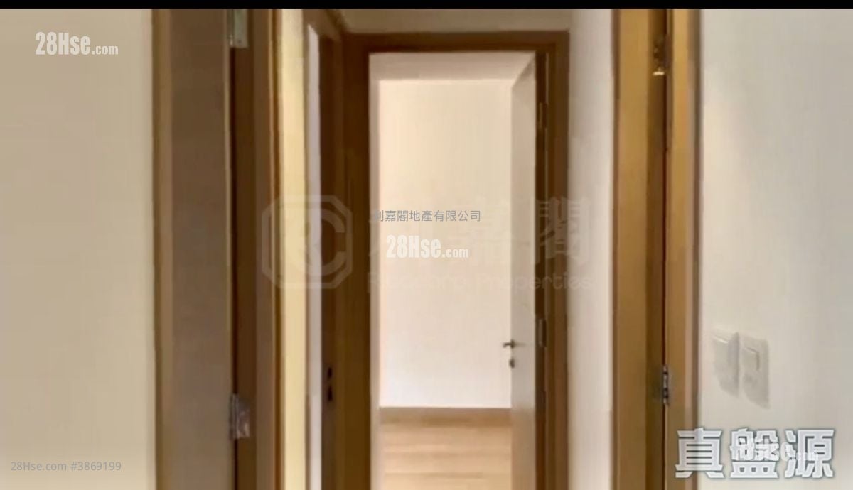 Island Crest Sell 2 Bedrooms , 1 Bathroom 555 ft²