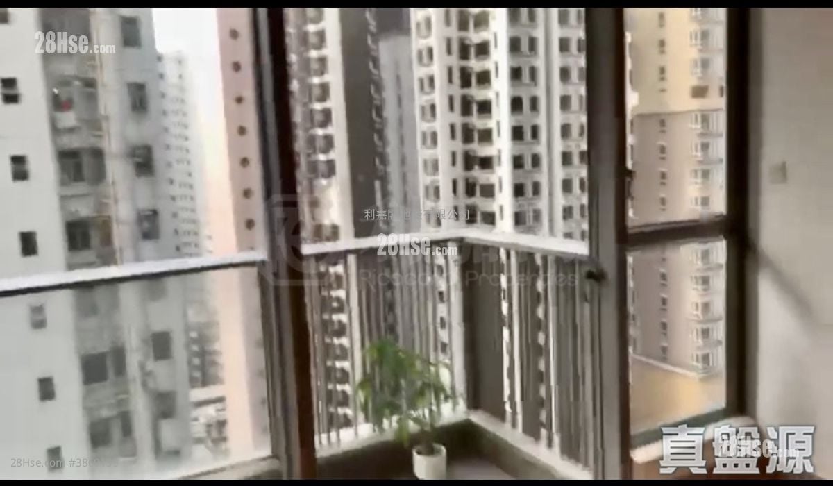 Island Crest Sell 2 Bedrooms , 1 Bathroom 555 ft²