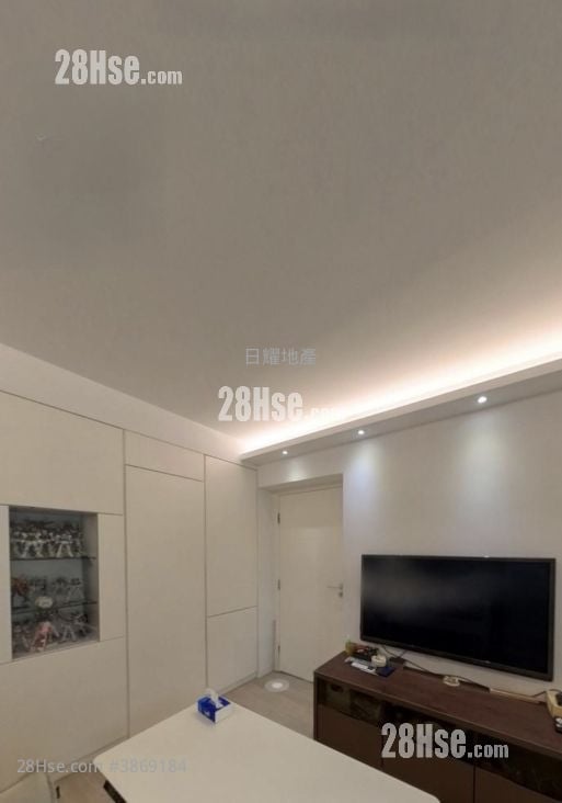 King Fai Court Sell 1 Bedroom , 1 Bathroom 400 ft²