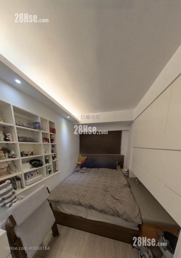 King Fai Court Sell 1 Bedroom , 1 Bathroom 400 ft²