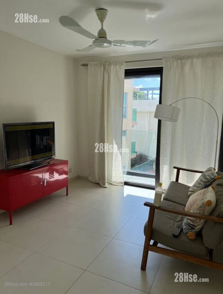 Village Rental 5+ Bedrooms , 5+ Bathrooms 2,100 ft²