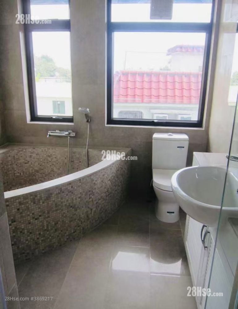 Village Rental 5+ Bedrooms , 5+ Bathrooms 2,100 ft²