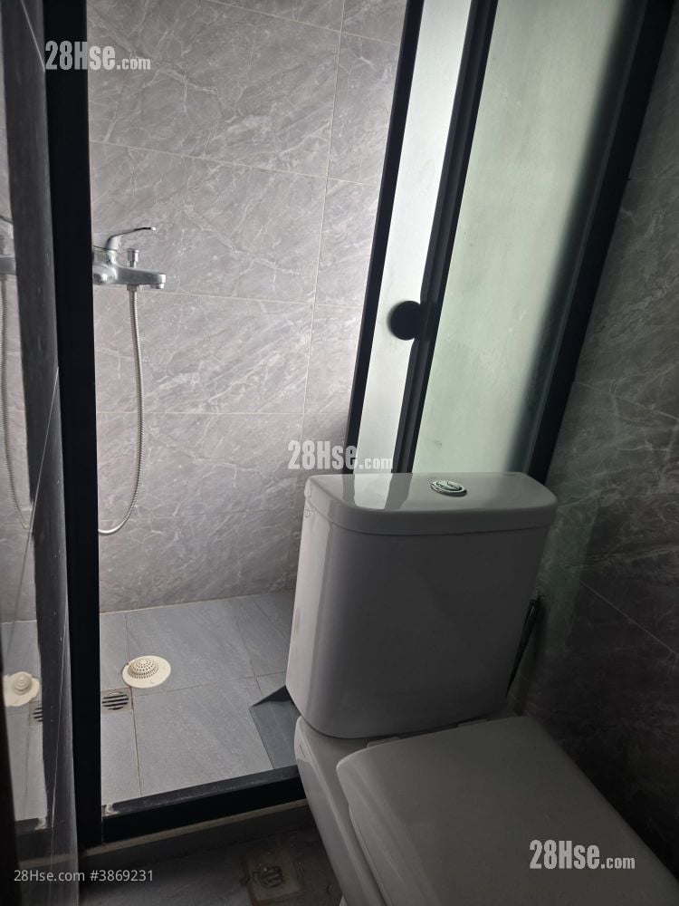 2 Wong Chuk Street Rental 2 Bedrooms , 1 Bathroom 250 ft²