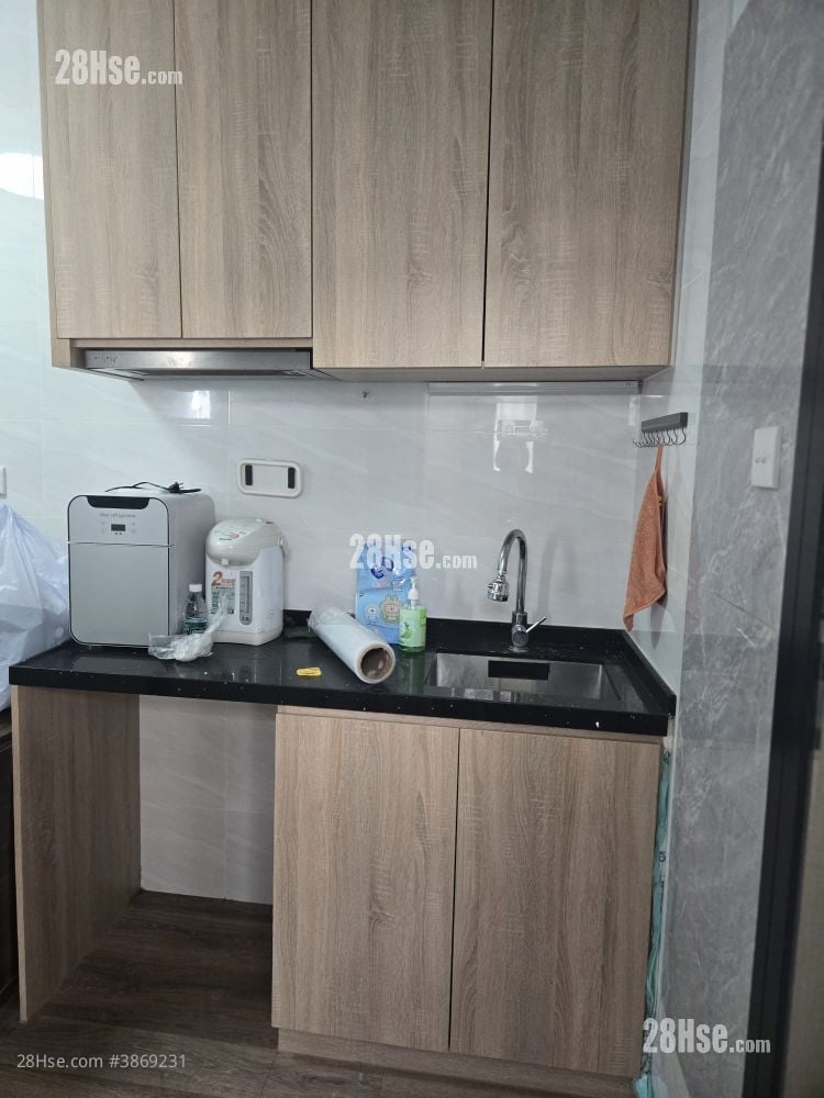 2 Wong Chuk Street Rental 2 Bedrooms , 1 Bathroom 250 ft²