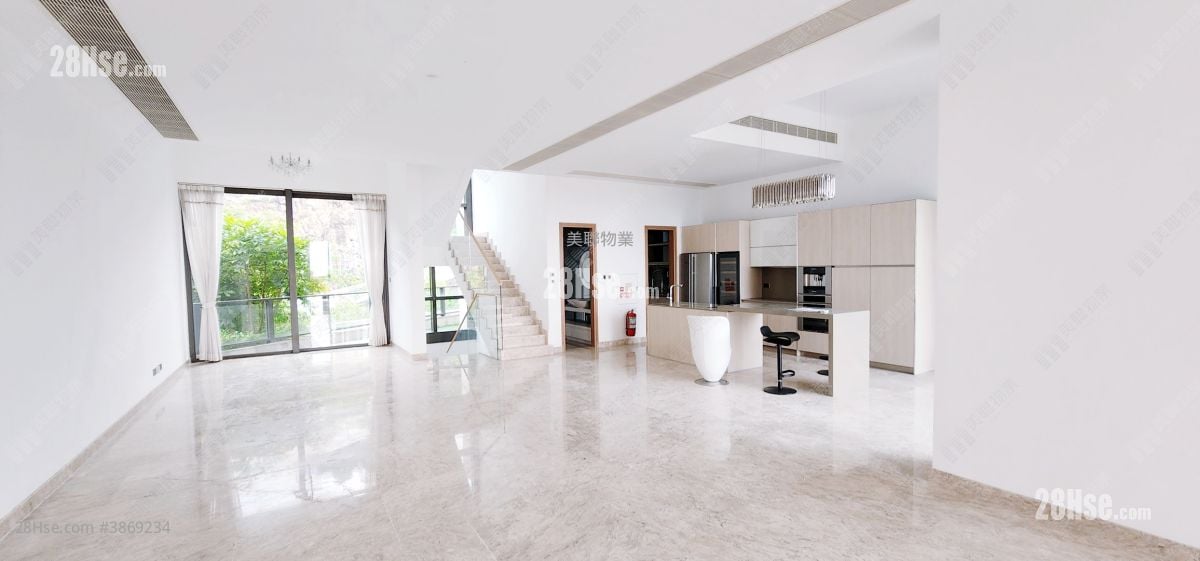 Peak Castle Rental 5+ Bedrooms , 3 Bathrooms 3,357 ft²