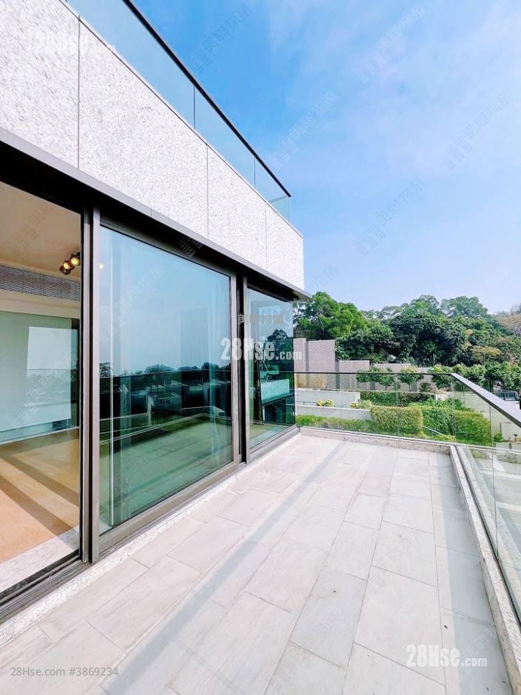 Peak Castle Rental 5+ Bedrooms , 3 Bathrooms 3,357 ft²