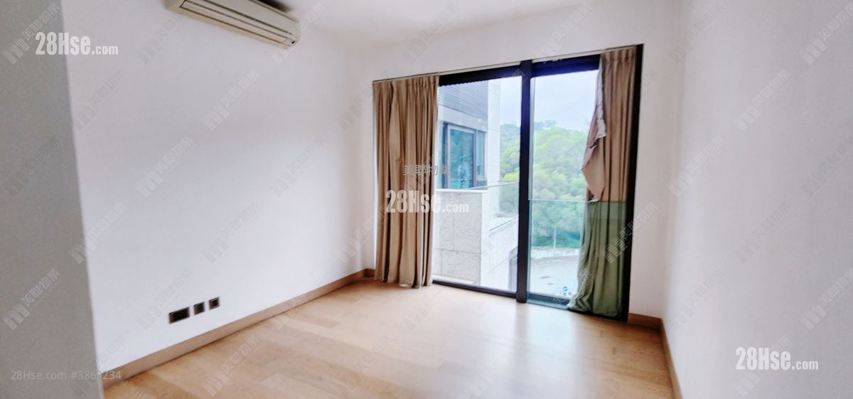 Peak Castle Rental 5+ Bedrooms , 3 Bathrooms 3,357 ft²