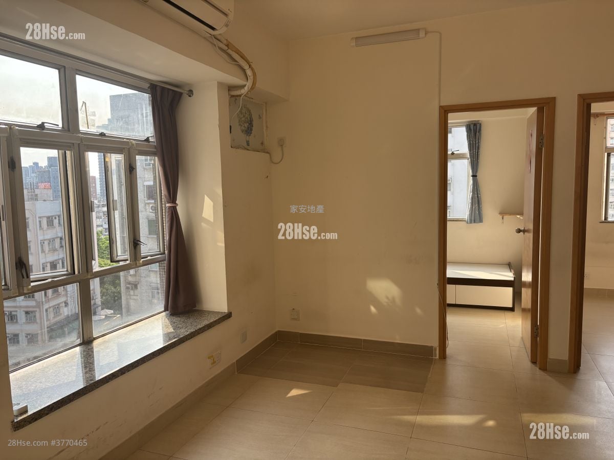 Shing Fat Building Sell 2 Bedrooms , 1 Bathroom 405 ft²