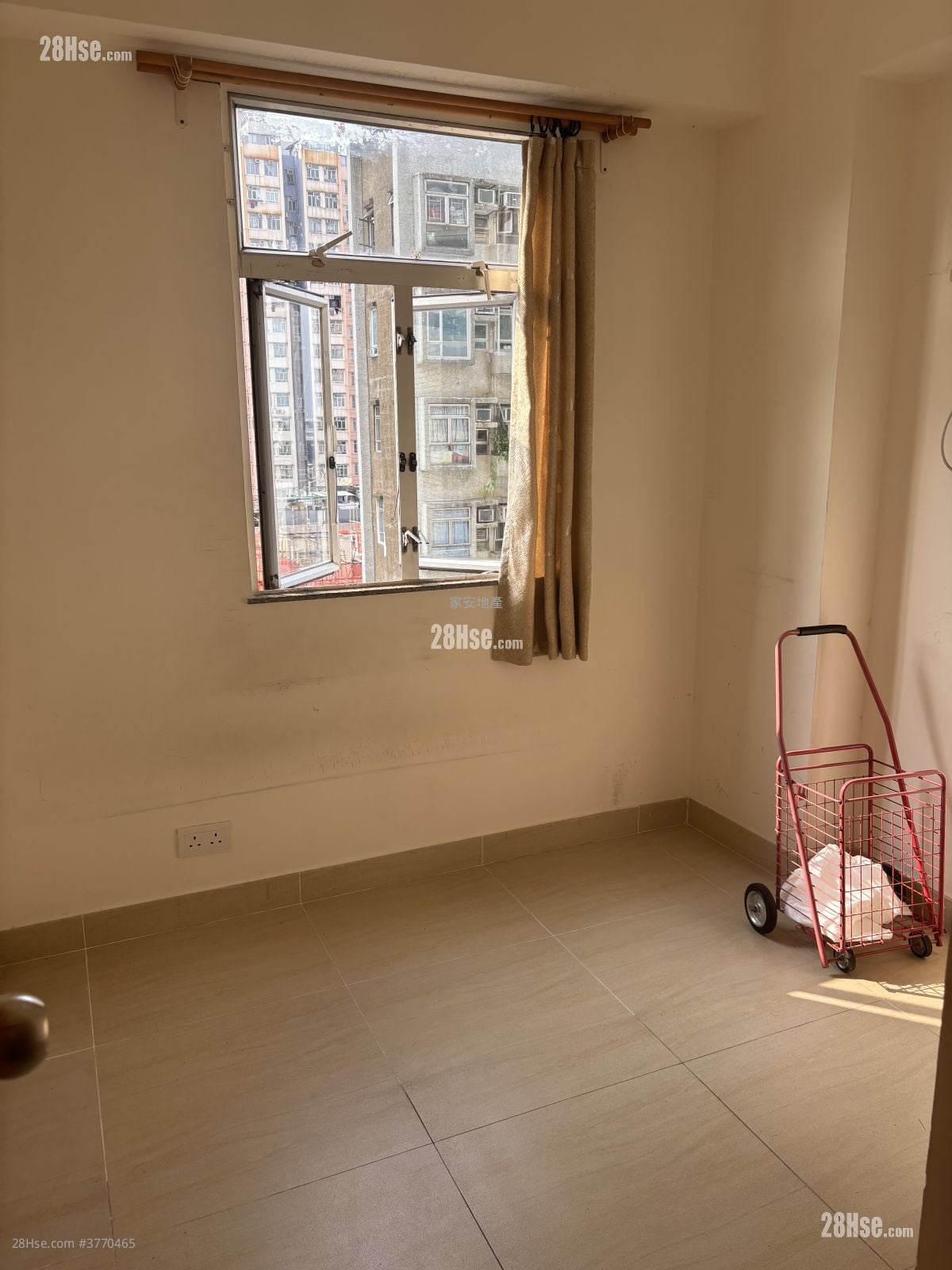 Shing Fat Building Sell 2 Bedrooms , 1 Bathroom 405 ft²