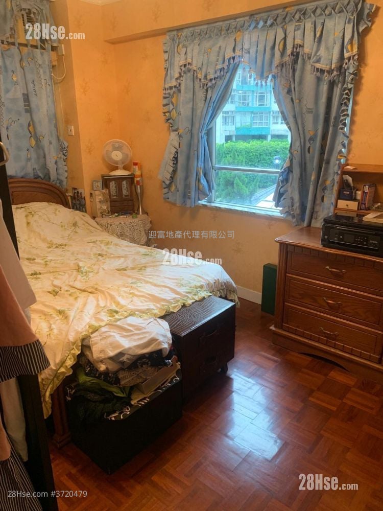 Whampoa Garden Sell 4 Bedrooms , 2 Bathrooms 797 ft²
