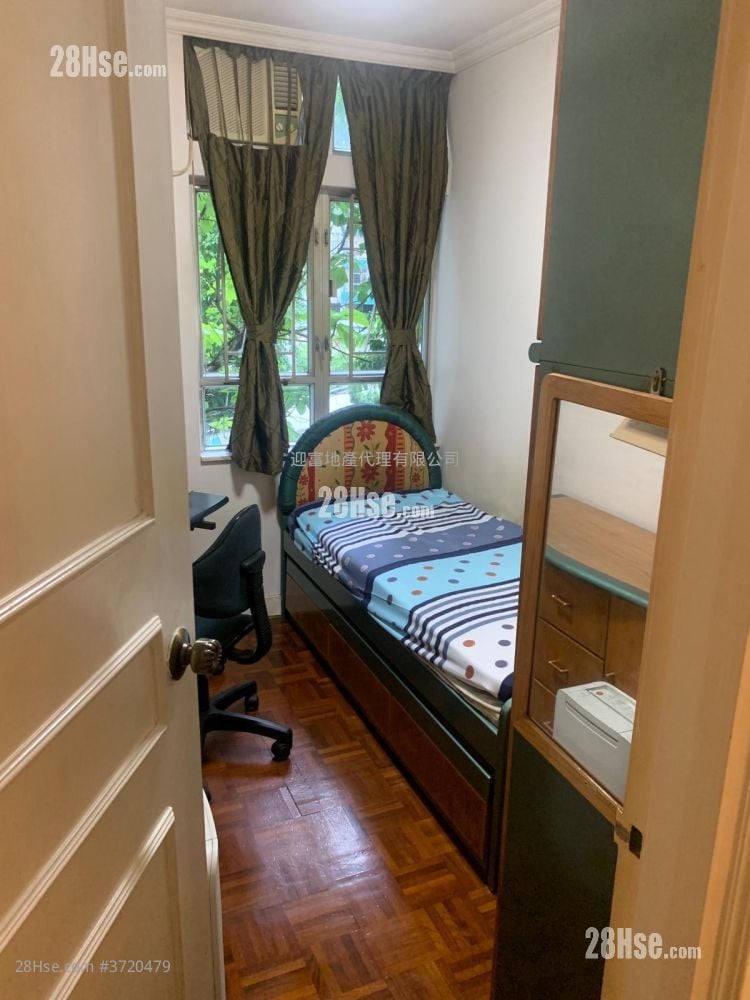 Whampoa Garden Sell 4 Bedrooms , 2 Bathrooms 797 ft²