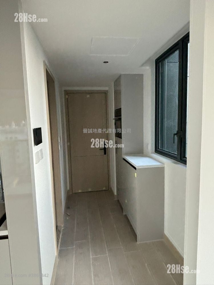 Gold Coast Bay Rental 313 ft²
