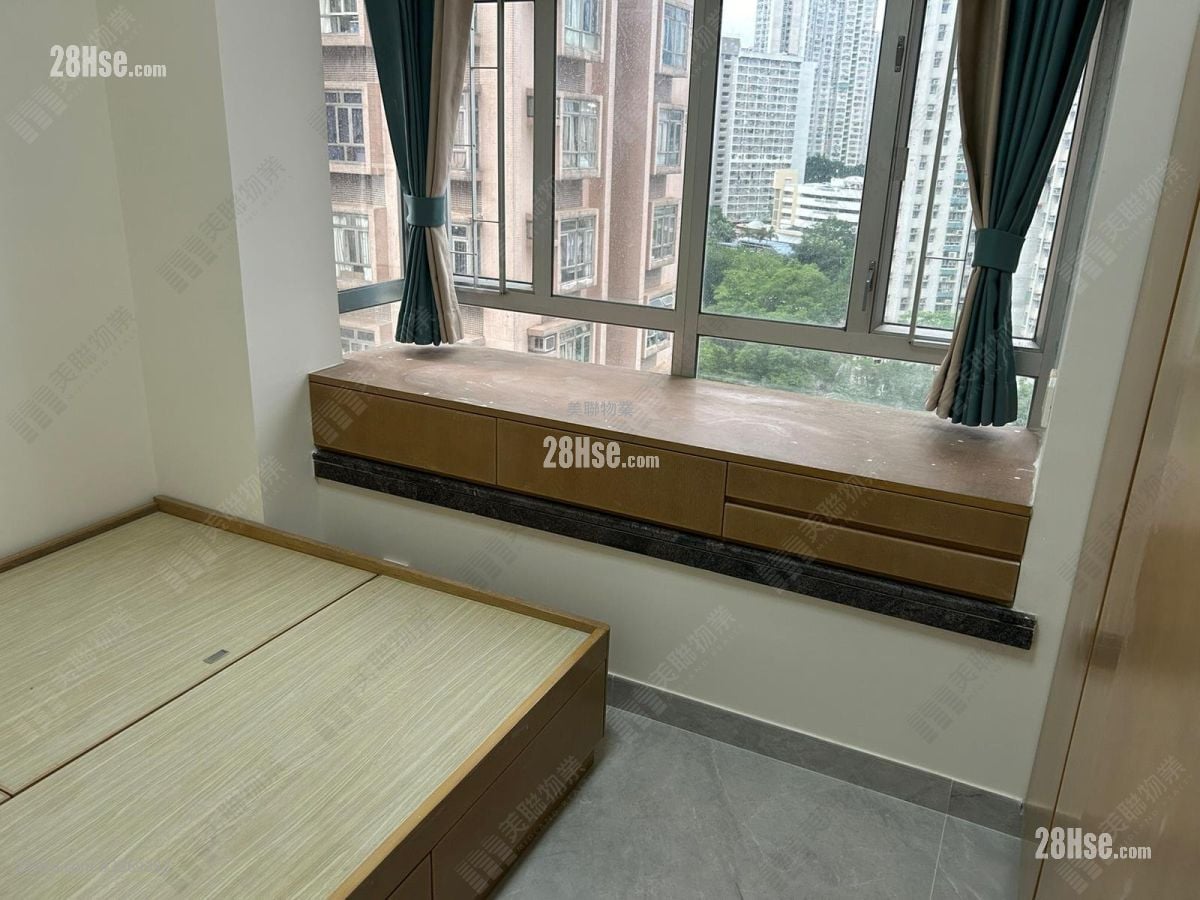 Sunshine City Rental 3 Bedrooms , 2 Bathrooms 503 ft²