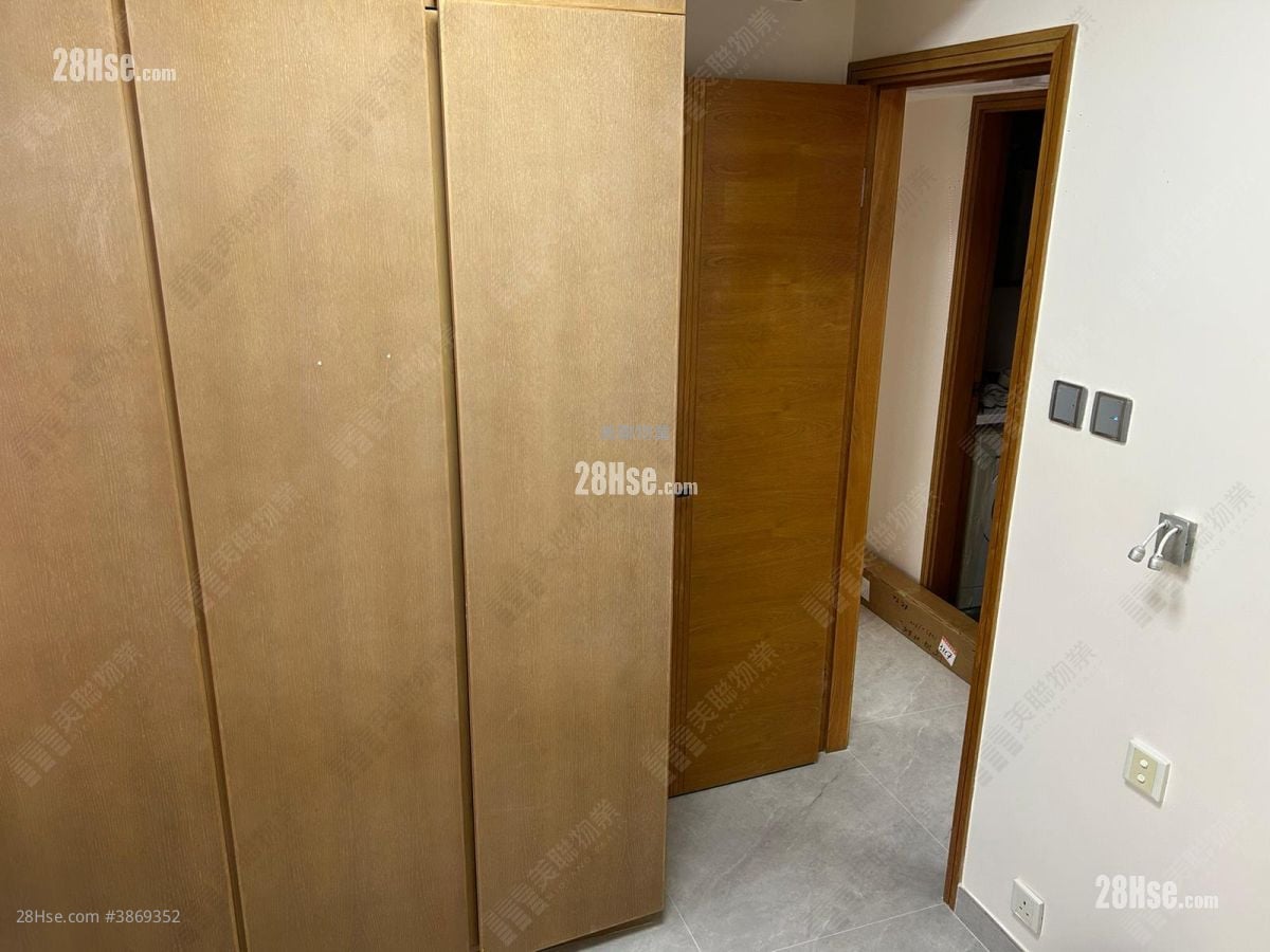 Sunshine City Rental 3 Bedrooms , 2 Bathrooms 503 ft²