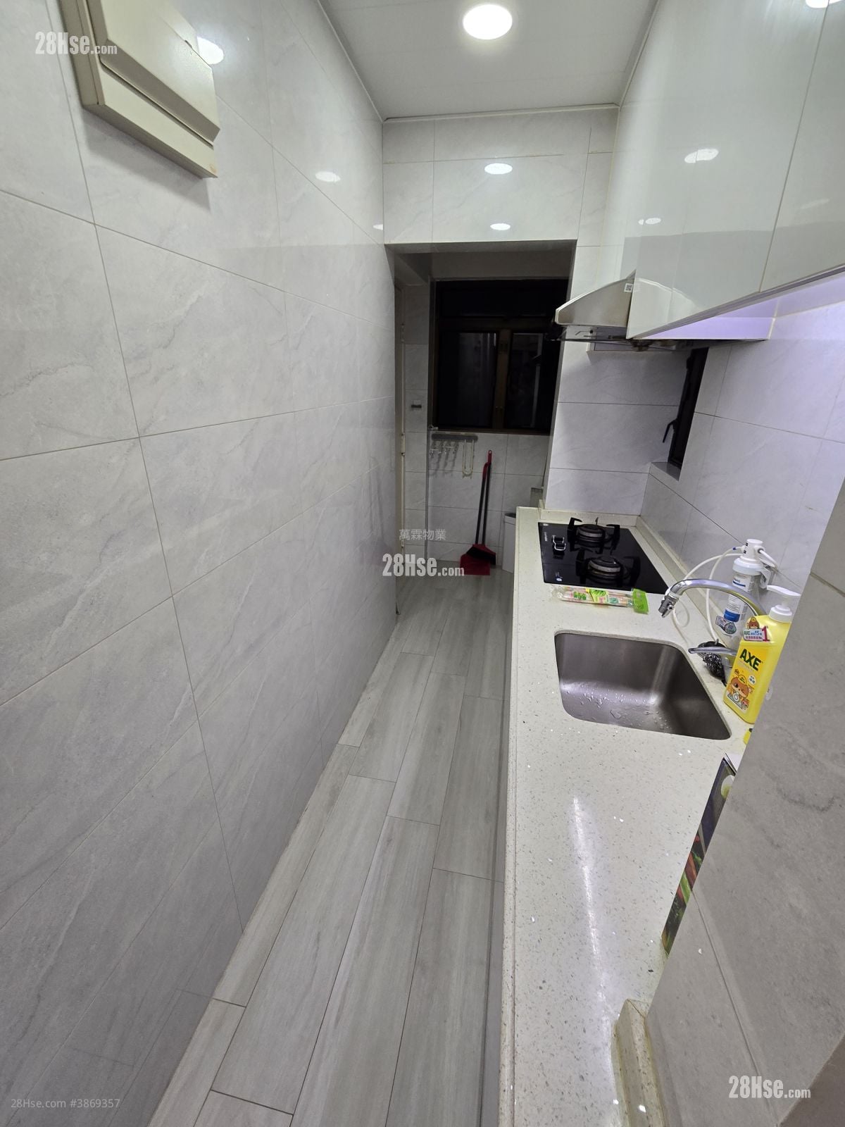 Tak Yue Mansion Rental 2 Bedrooms , 1 Bathroom 315 ft²