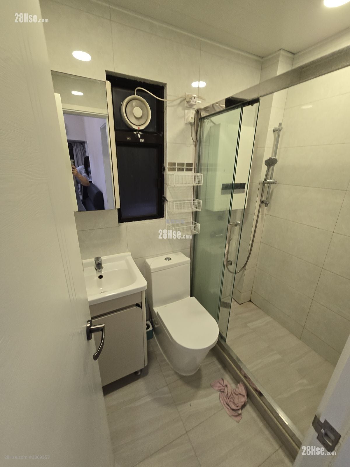 Tak Yue Mansion Rental 2 Bedrooms , 1 Bathroom 315 ft²