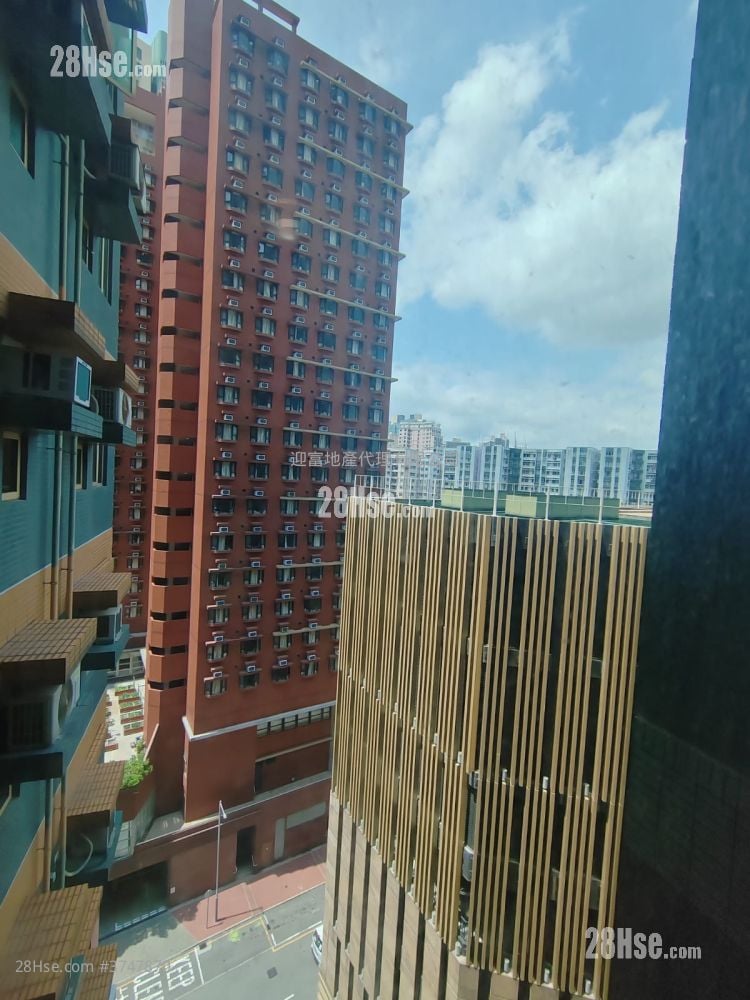 Harbour Place Sell 3 Bedrooms , 2 Bathrooms 590 ft²