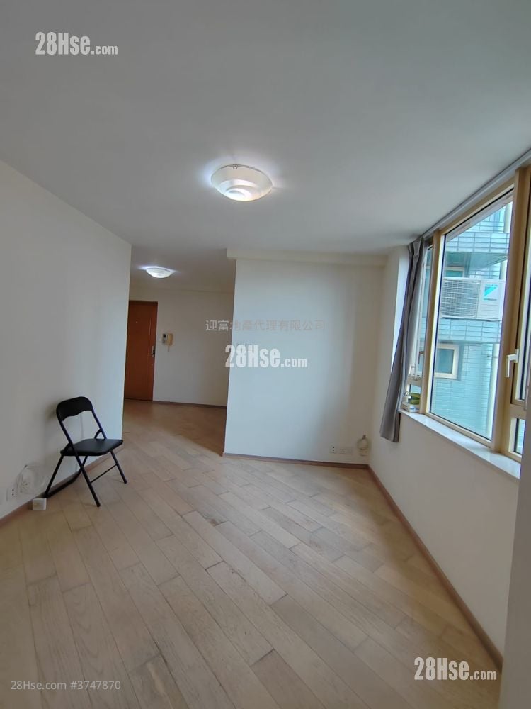 Harbour Place Sell 3 Bedrooms , 2 Bathrooms 590 ft²